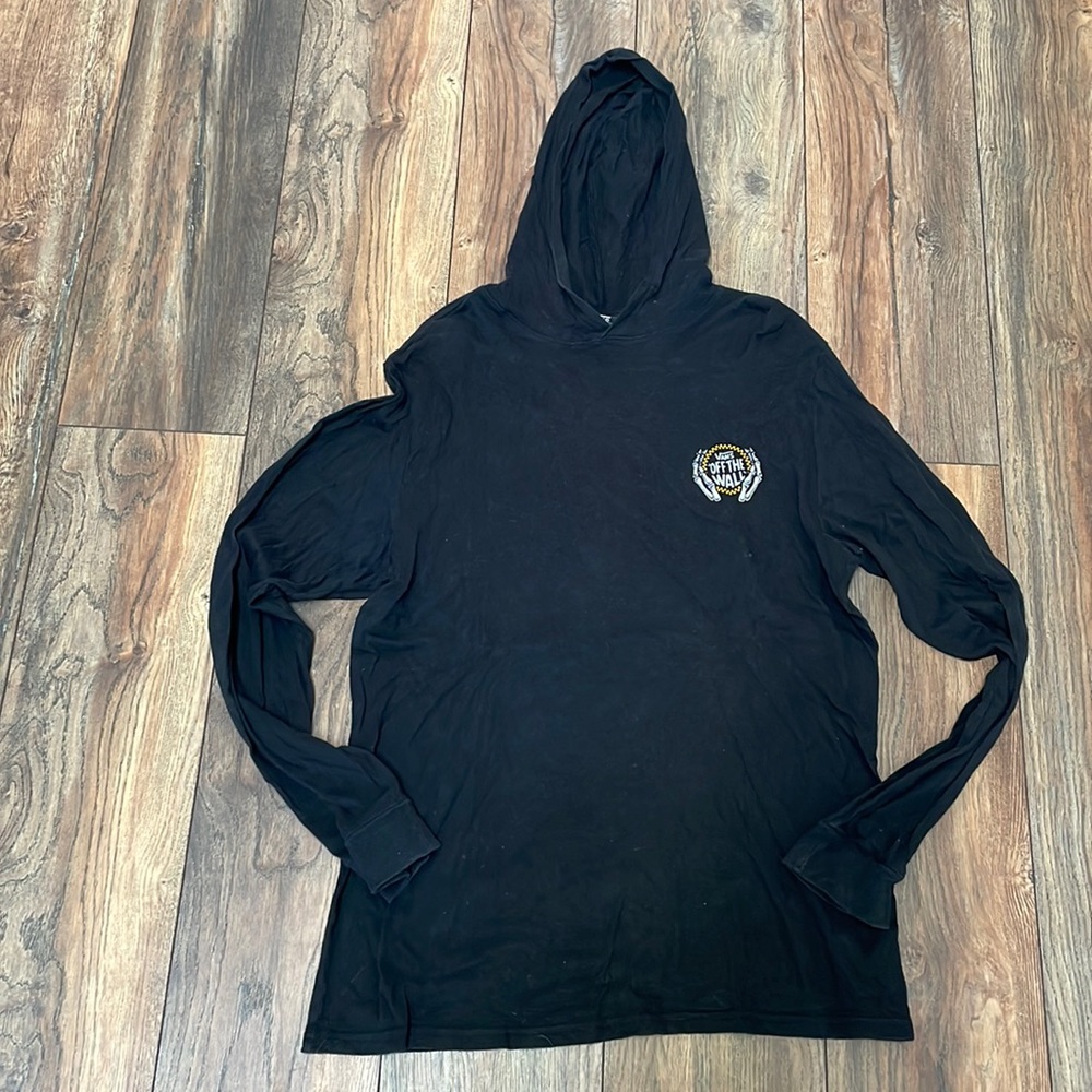 VAN’S OFF THE WALL long sleeved hooded shirt.